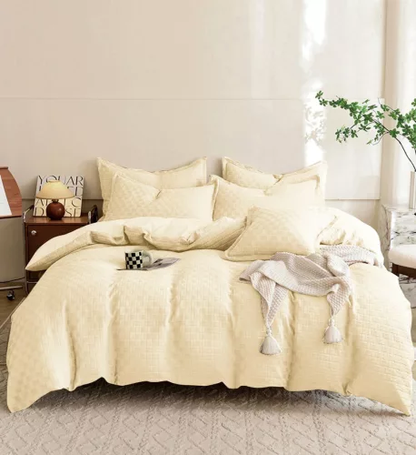 Nareen krém egyszínű kocka minta alapon ágyneműhuzat garnitúra 3 részes