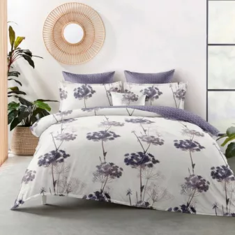   Nayla Flanel fehér lila virág mintás ágyneműhuzat garnitúra 3 részes