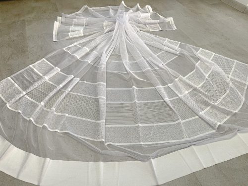 Kész függöny fehér alapon Jacquard 14 fehér csíkos 200x250cm