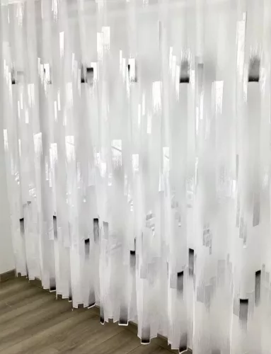 Kész Jacquard függöny fehér alapon fekete parkettás 300x155cm