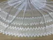 Kész függöny fehér alapon fehér fröcskölt pálcás 300x180cm