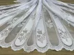 Kész függöny fehér alapon intarzia virág 500x160cm