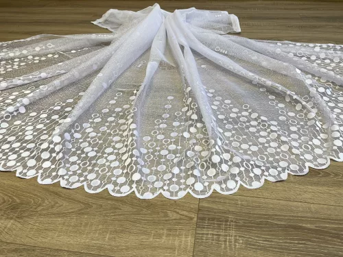 Kész függöny fehér alapon Jacquard kis pöttyös 200x180cm