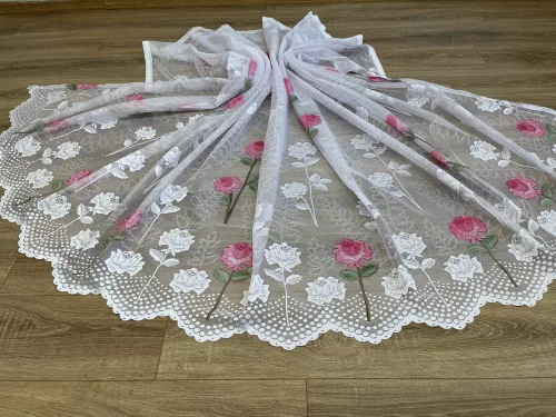 Kész függöny fehér alapon rózsaszín rózsa 300x250cm