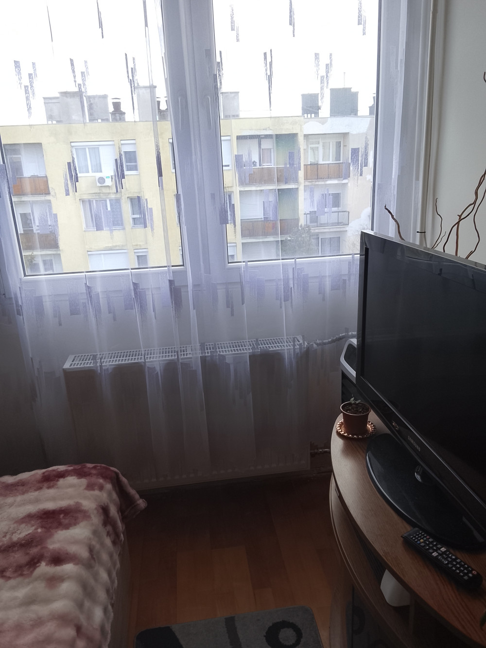 Kész függöny fehér alapon fehér parkettás 300x250cm
