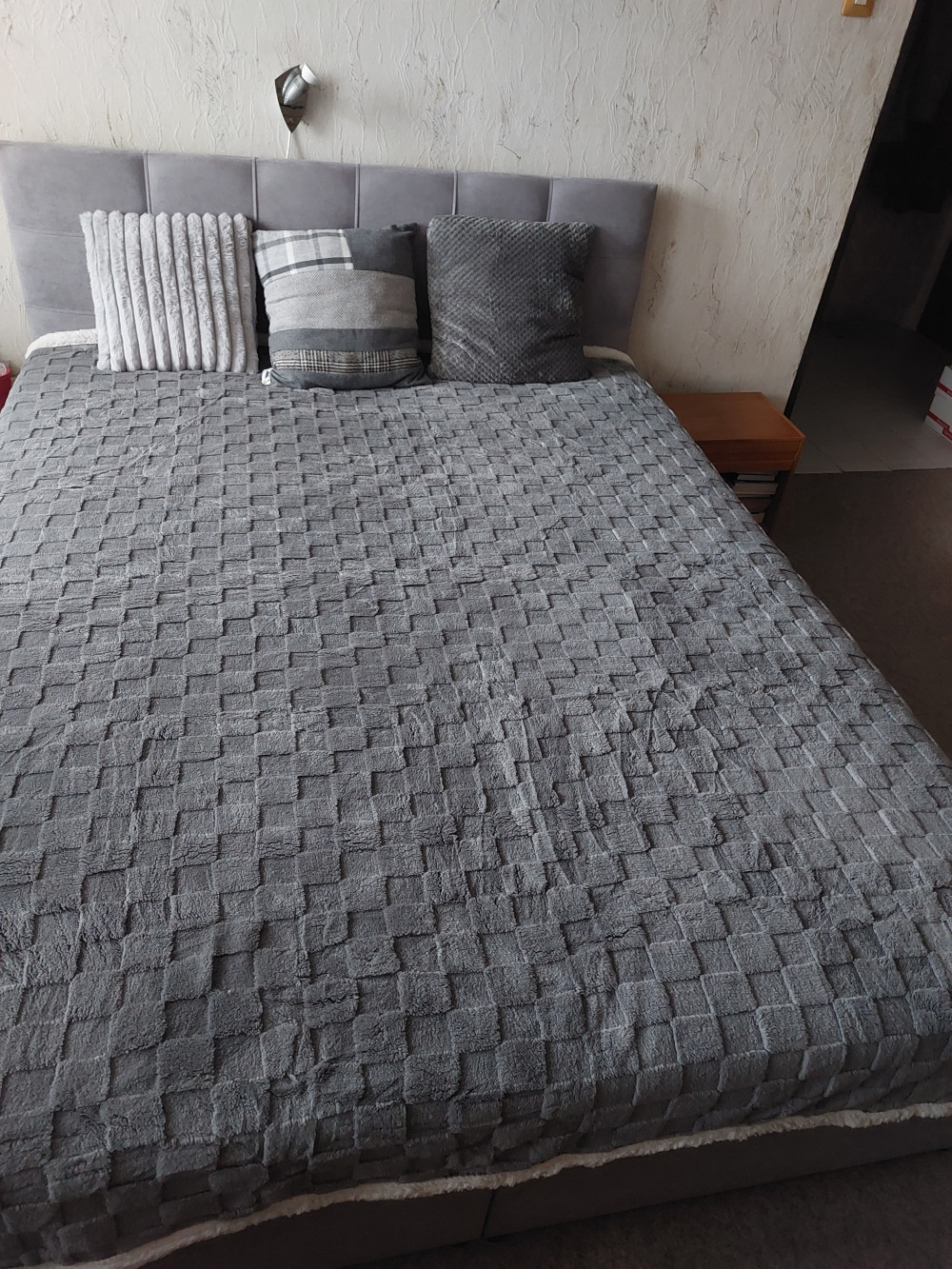     Sherpa kocka mintás kétoldalas vastag ágytakaró/pléd antracit 150x200cm
